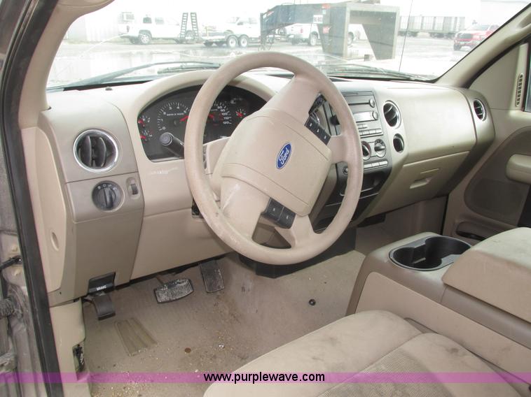 image for item J8773 2004 Ford F150 XLT SuperCab pickup truck