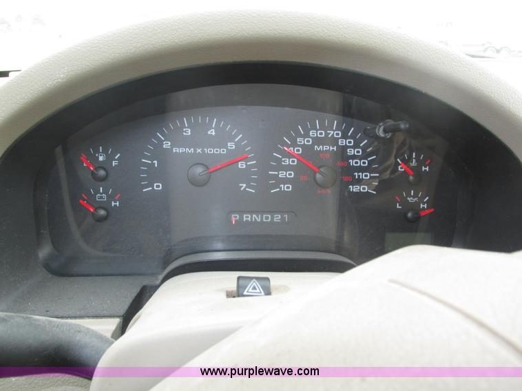 image for item J8773 2004 Ford F150 XLT SuperCab pickup truck