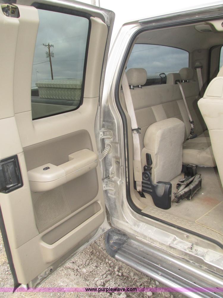 image for item J8773 2004 Ford F150 XLT SuperCab pickup truck