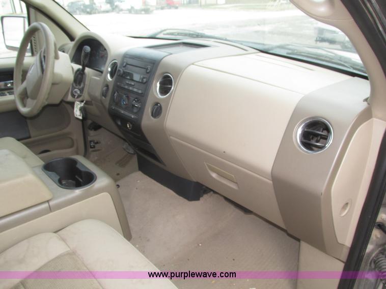 image for item J8773 2004 Ford F150 XLT SuperCab pickup truck