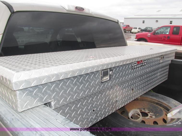 image for item J8773 2004 Ford F150 XLT SuperCab pickup truck