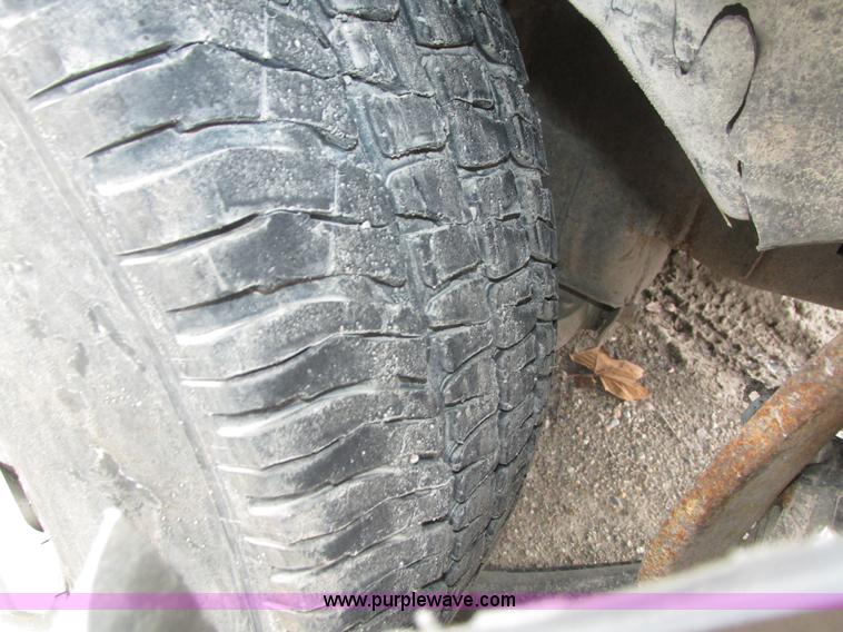 image for item J8773 2004 Ford F150 XLT SuperCab pickup truck