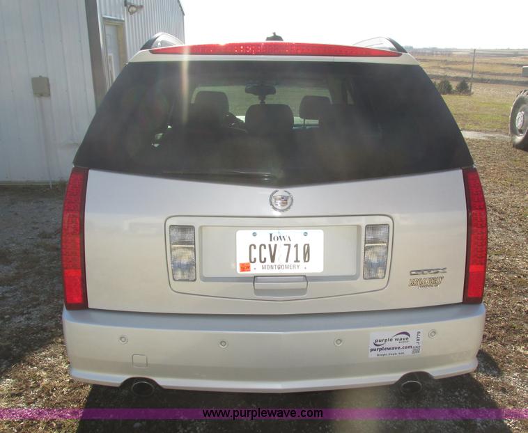 image for item J8779 2004 Cadillac SRX SUV