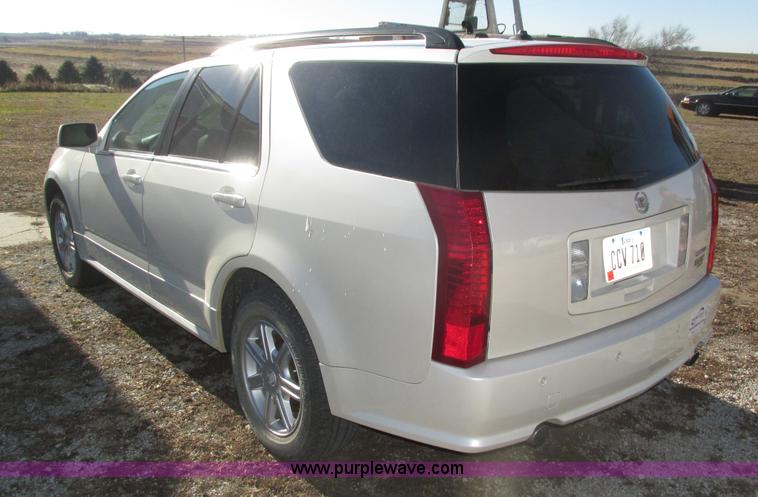 image for item J8779 2004 Cadillac SRX SUV