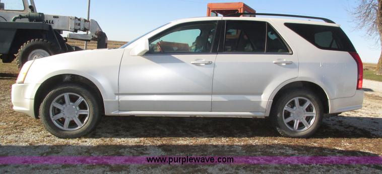 image for item J8779 2004 Cadillac SRX SUV