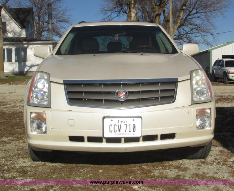 image for item J8779 2004 Cadillac SRX SUV