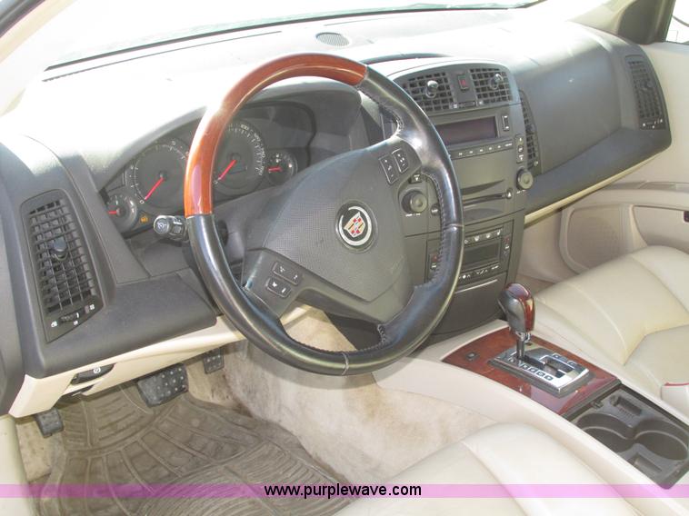 image for item J8779 2004 Cadillac SRX SUV
