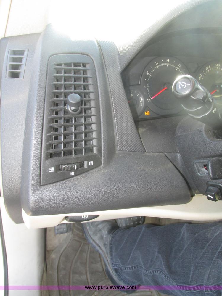 image for item J8779 2004 Cadillac SRX SUV