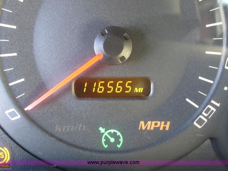 image for item J8779 2004 Cadillac SRX SUV