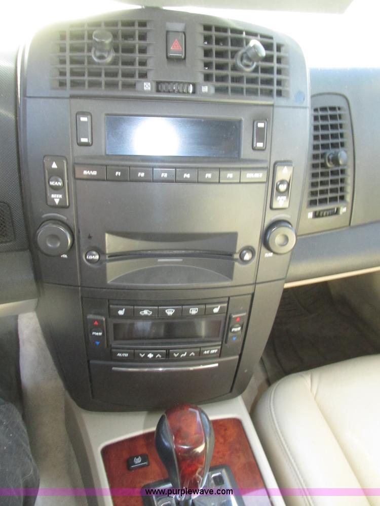 image for item J8779 2004 Cadillac SRX SUV