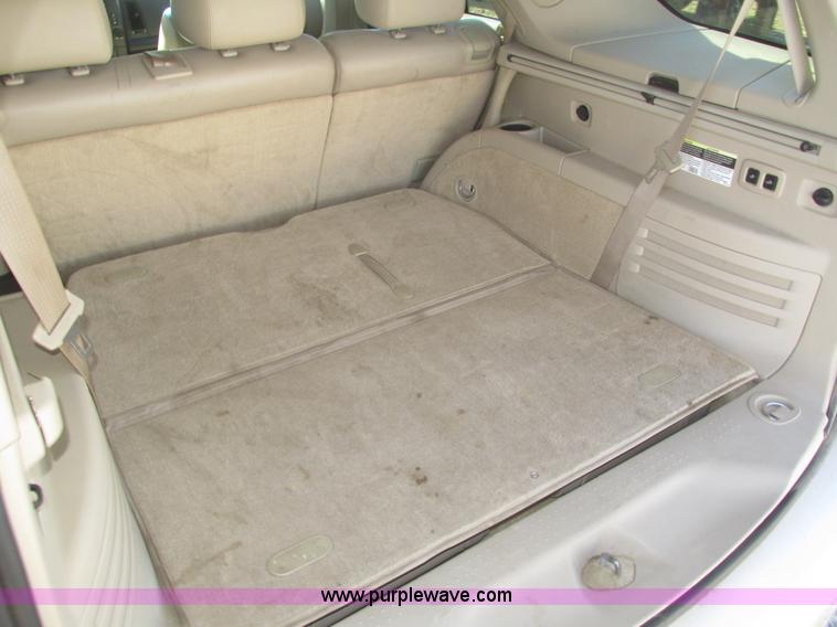 image for item J8779 2004 Cadillac SRX SUV