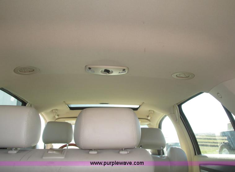 image for item J8779 2004 Cadillac SRX SUV