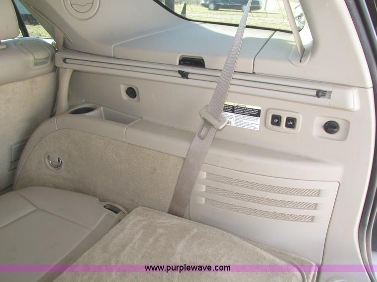 image for item J8779 2004 Cadillac SRX SUV
