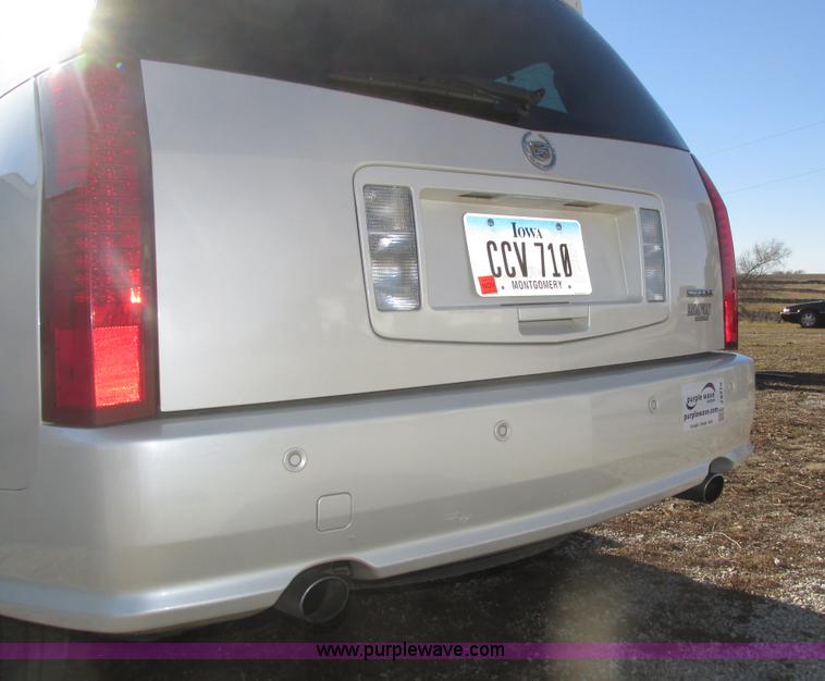 image for item J8779 2004 Cadillac SRX SUV