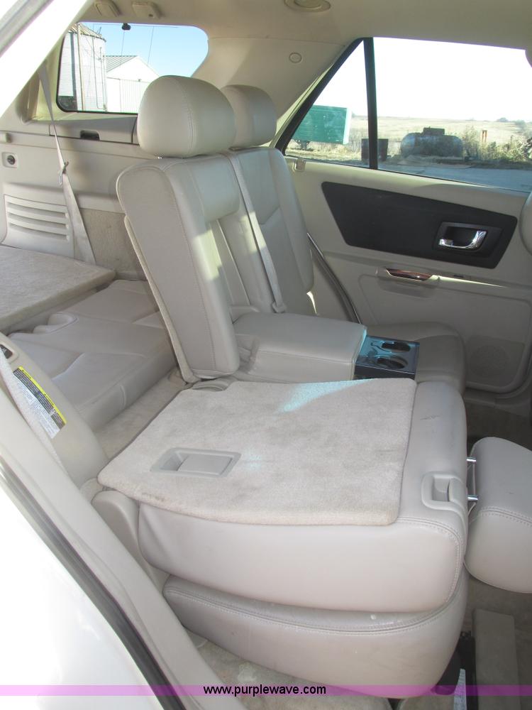 image for item J8779 2004 Cadillac SRX SUV