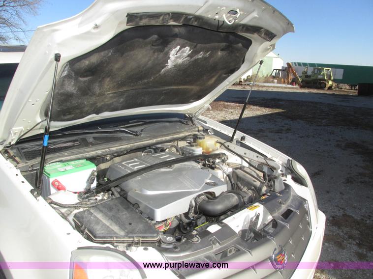 image for item J8779 2004 Cadillac SRX SUV