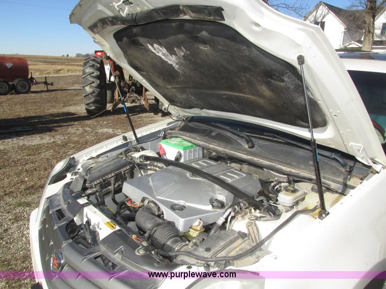 image for item J8779 2004 Cadillac SRX SUV