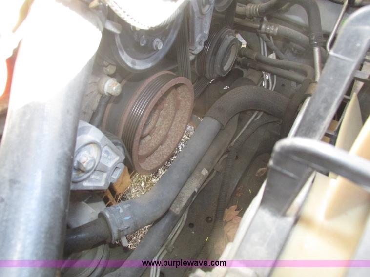 image for item J8779 2004 Cadillac SRX SUV
