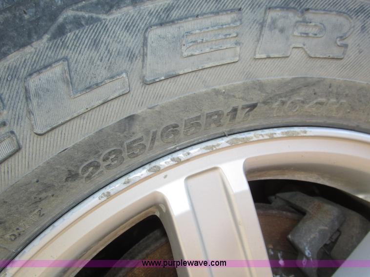 image for item J8779 2004 Cadillac SRX SUV