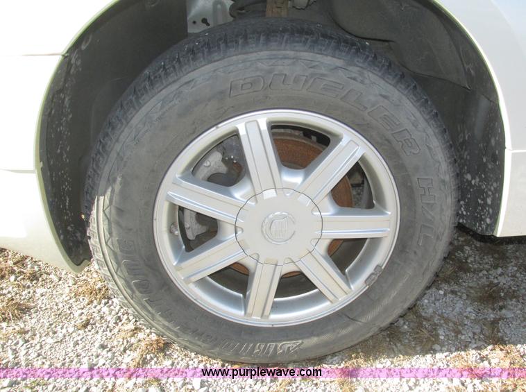 image for item J8779 2004 Cadillac SRX SUV