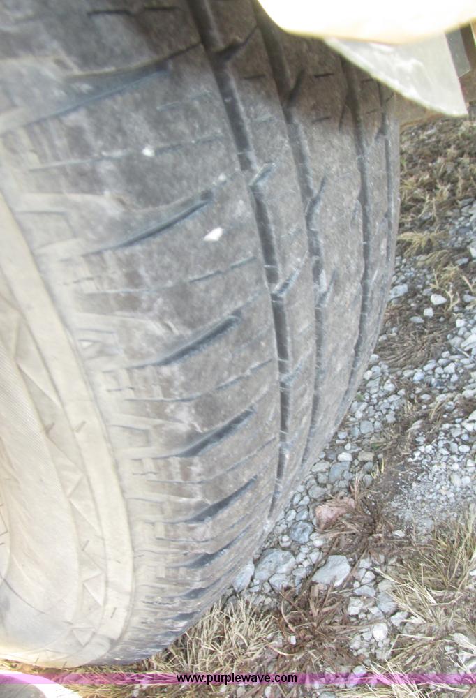 image for item J8779 2004 Cadillac SRX SUV