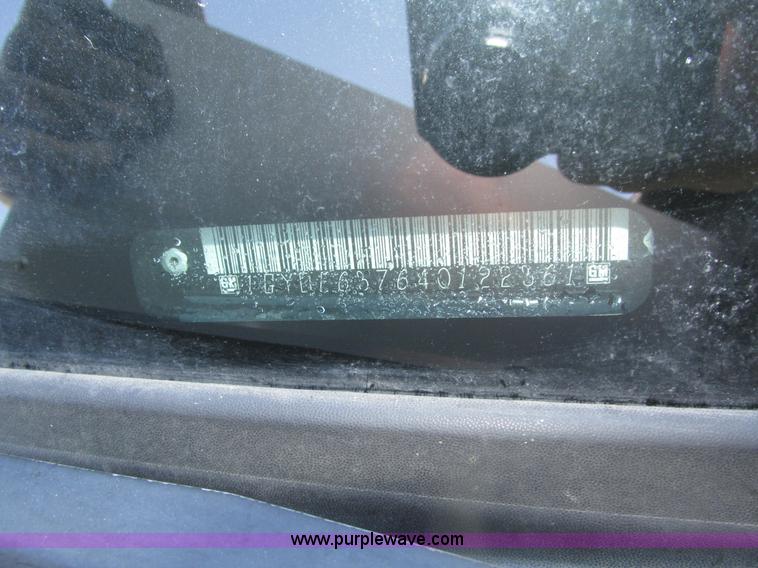 image for item J8779 2004 Cadillac SRX SUV