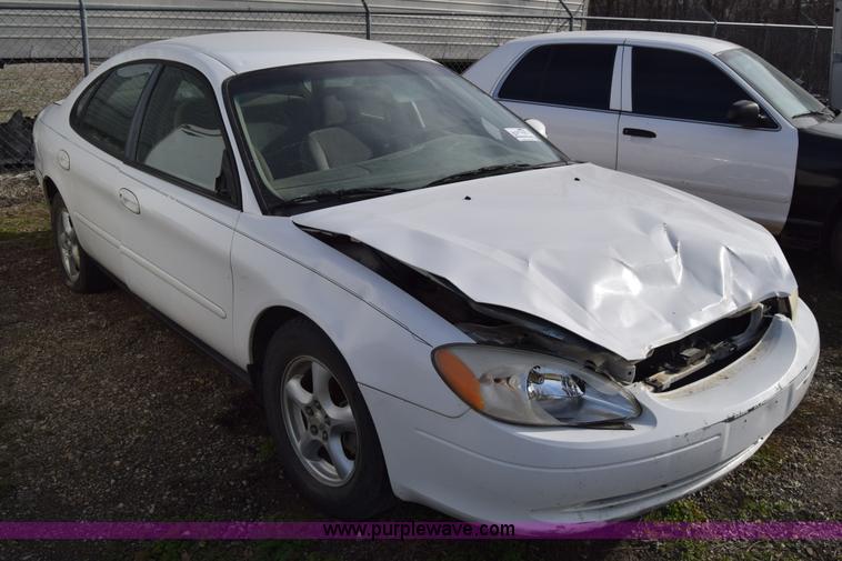 image for item L1000 2001 Ford Taurus SES