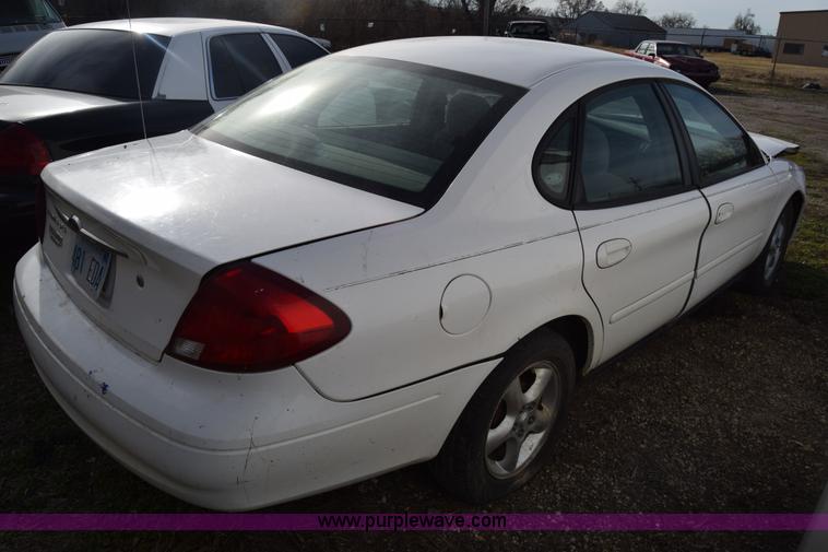 image for item L1000 2001 Ford Taurus SES