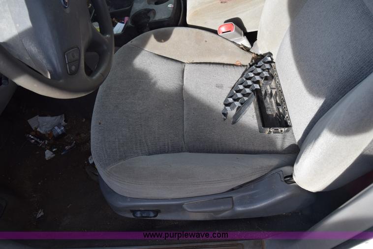 image for item L1000 2001 Ford Taurus SES