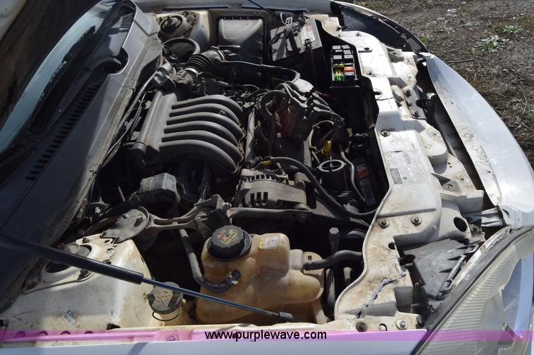 image for item L1000 2001 Ford Taurus SES