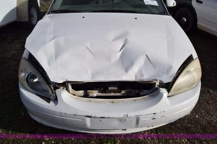 image for item L1000 2001 Ford Taurus SES