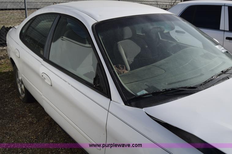 image for item L1000 2001 Ford Taurus SES