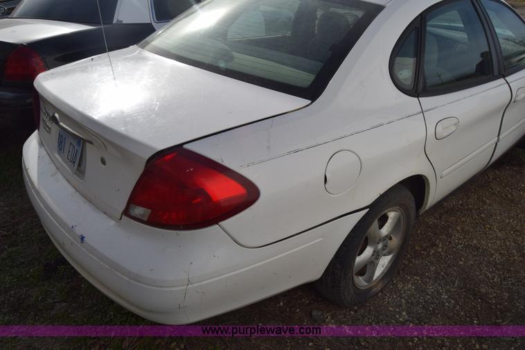 image for item L1000 2001 Ford Taurus SES