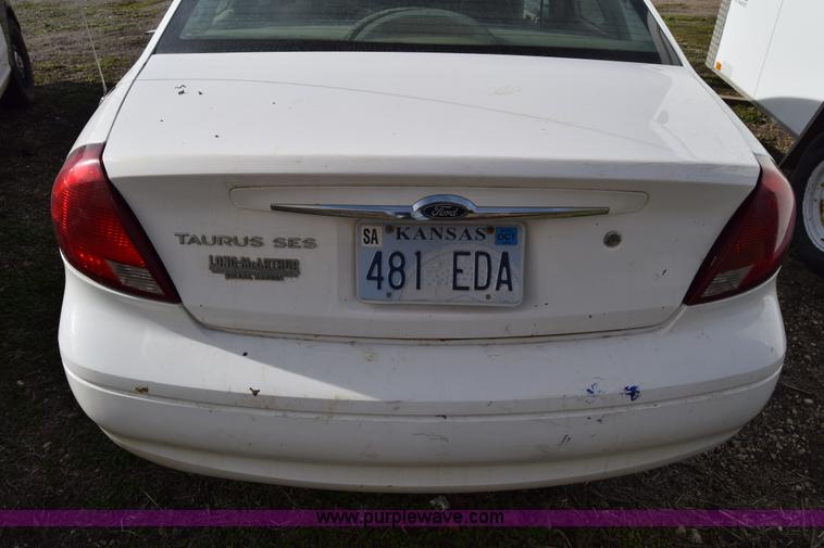 image for item L1000 2001 Ford Taurus SES