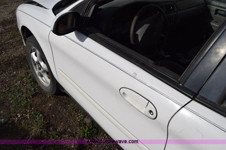 image for item L1000 2001 Ford Taurus SES