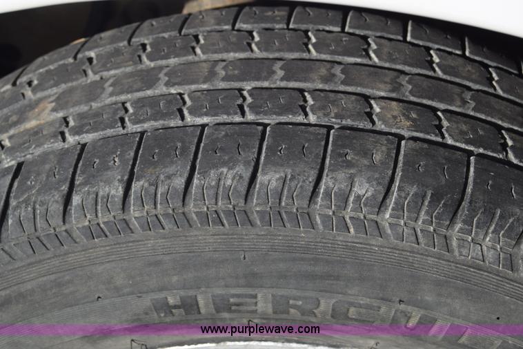 image for item L1000 2001 Ford Taurus SES