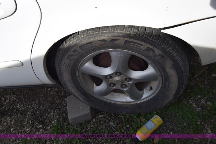 image for item L1000 2001 Ford Taurus SES