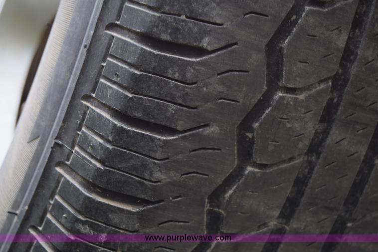 image for item L1000 2001 Ford Taurus SES