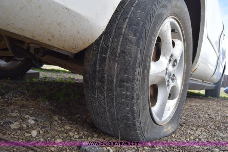 image for item L1000 2001 Ford Taurus SES