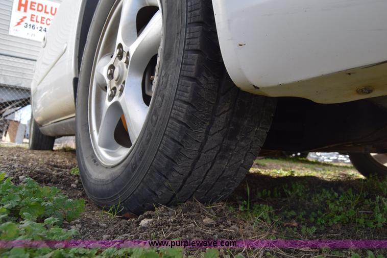 image for item L1000 2001 Ford Taurus SES