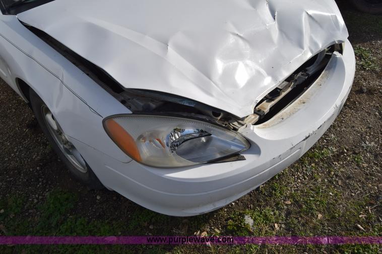 image for item L1000 2001 Ford Taurus SES