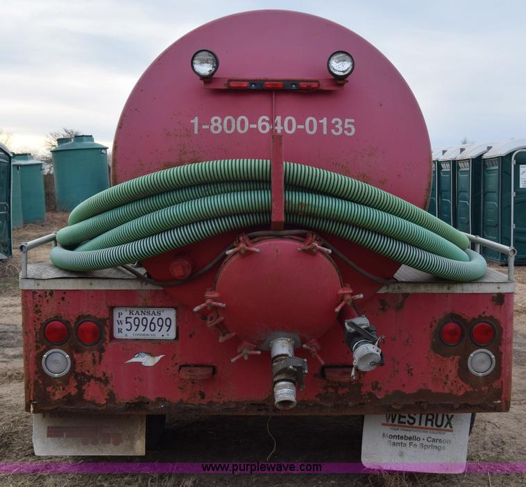 image for item L1004 1997 Ford LN8000 vacuum truck