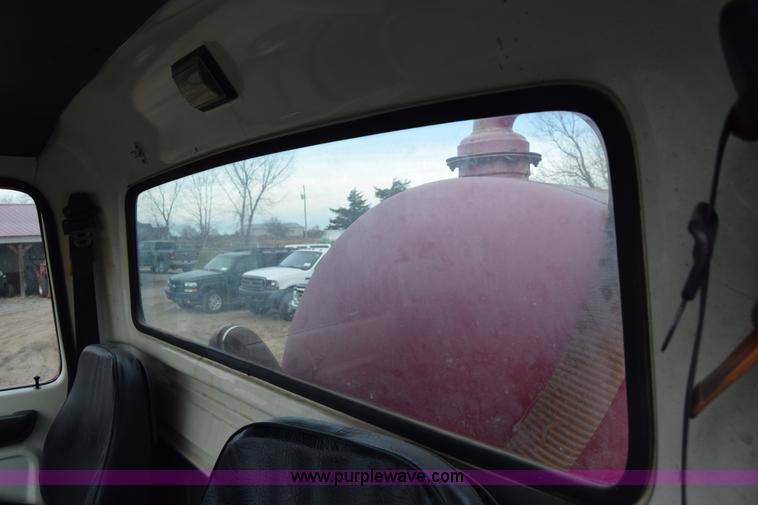 image for item L1004 1997 Ford LN8000 vacuum truck