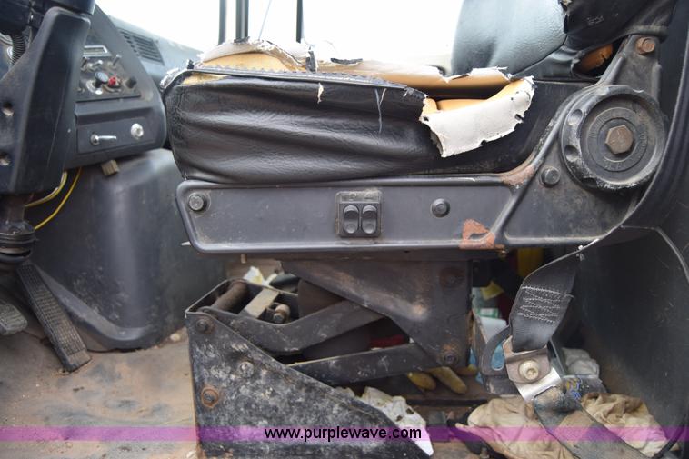 image for item L1004 1997 Ford LN8000 vacuum truck