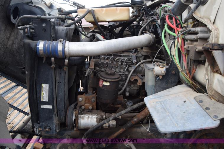 image for item L1004 1997 Ford LN8000 vacuum truck