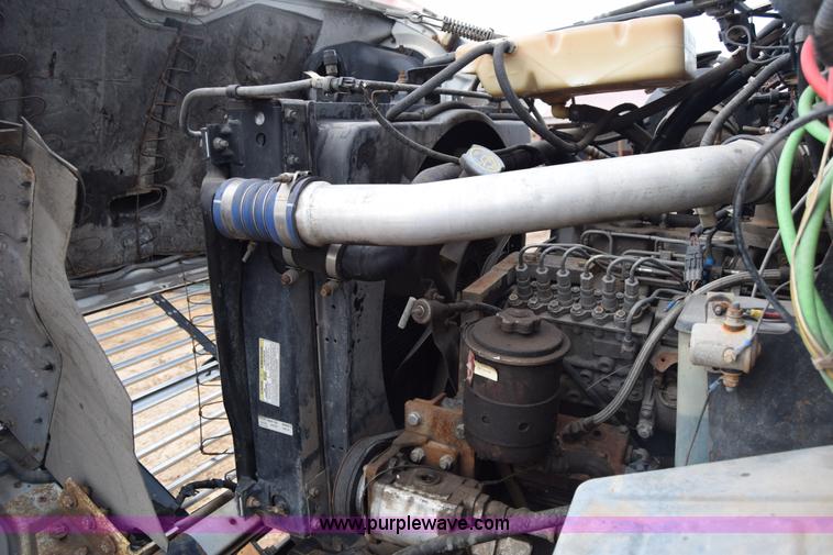 image for item L1004 1997 Ford LN8000 vacuum truck
