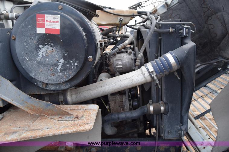 image for item L1004 1997 Ford LN8000 vacuum truck