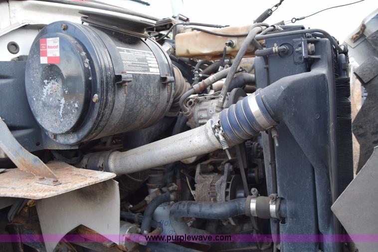 image for item L1004 1997 Ford LN8000 vacuum truck