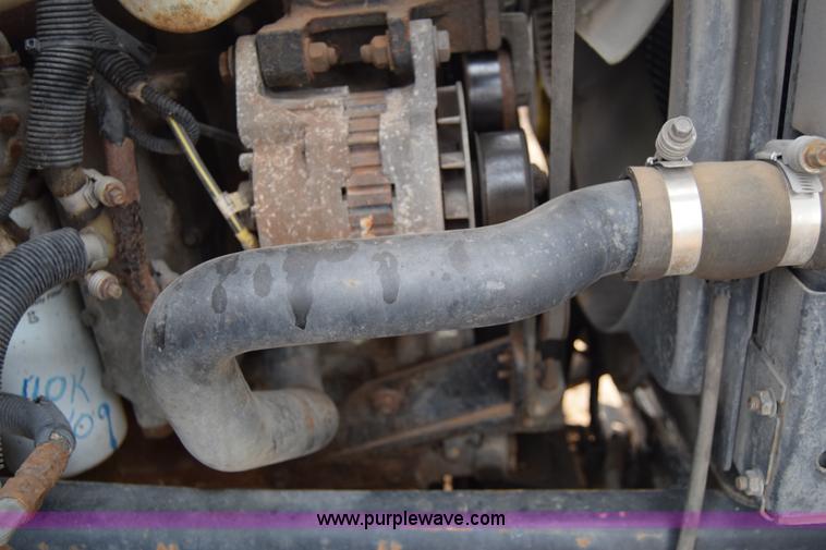 image for item L1004 1997 Ford LN8000 vacuum truck