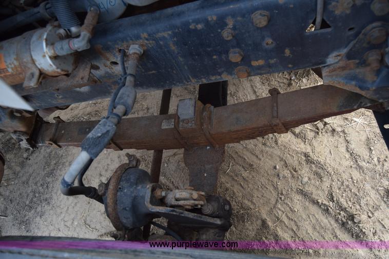 image for item L1004 1997 Ford LN8000 vacuum truck